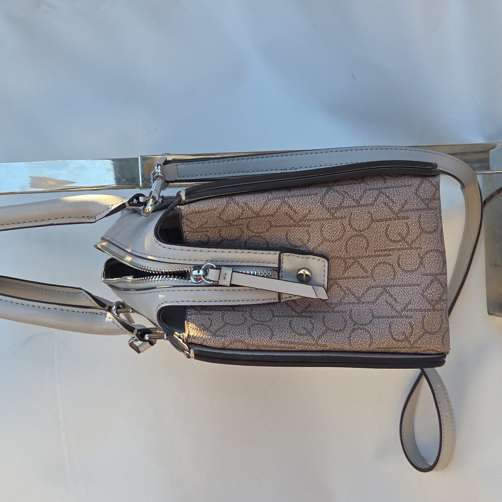 Calvin Klein Gray and White Satchel with Structured Design NWOT - Picture 8 of 9